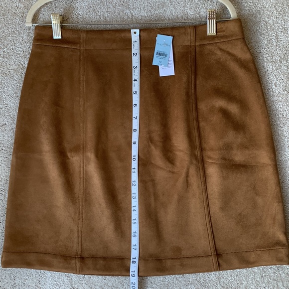 NWT Ann Taylor A-line faux suede skirt - Picture 3 of 3